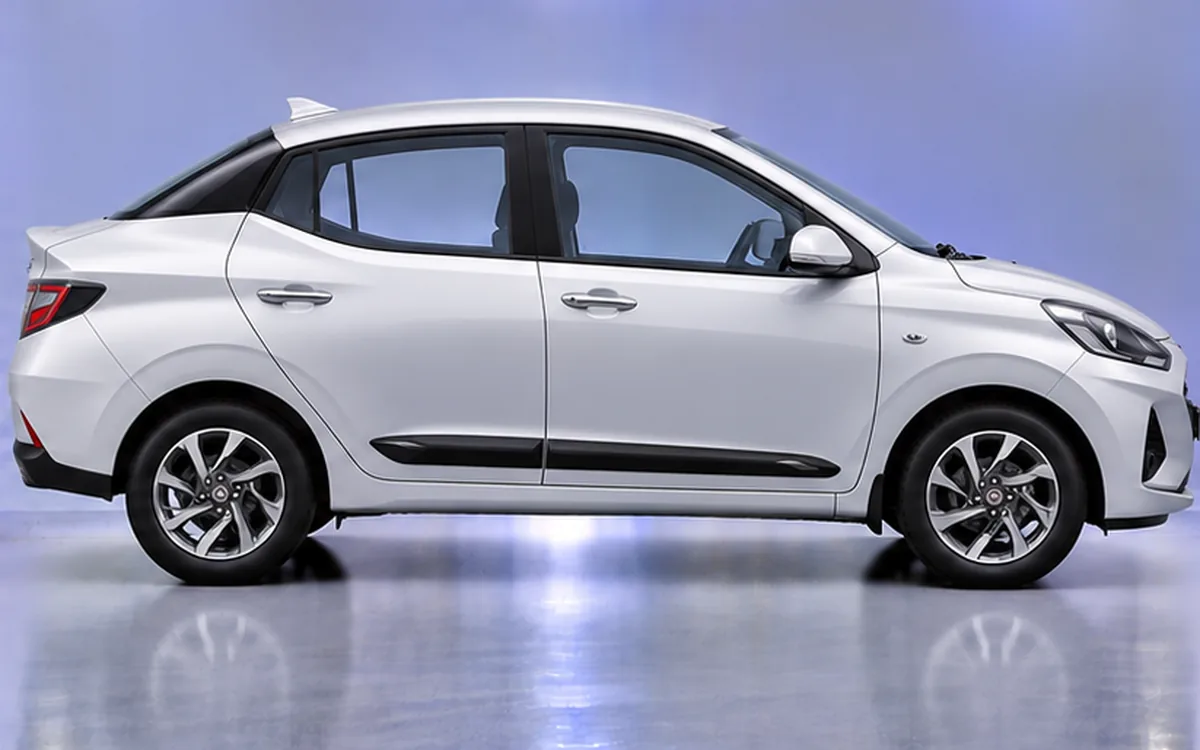 Hyundai Aura with side beading fitted
