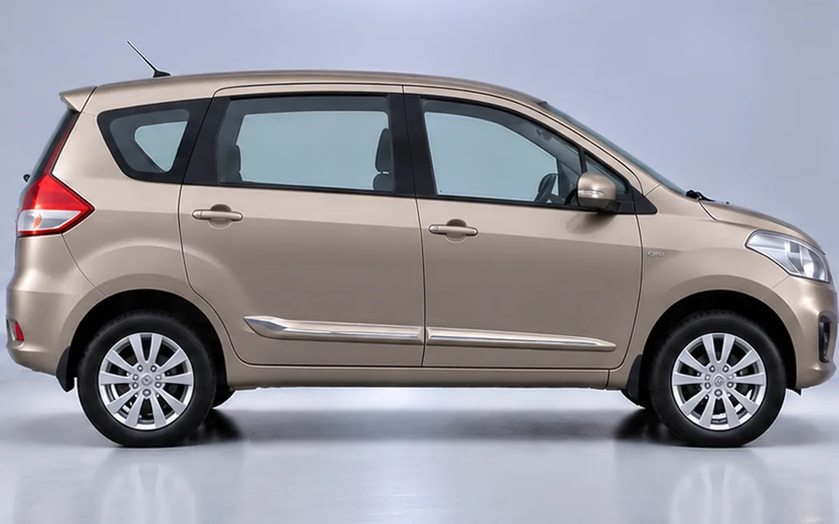 Maruti Suzuki Ertiga with 2012–2018 · Chrome Line · Colour beading fitted