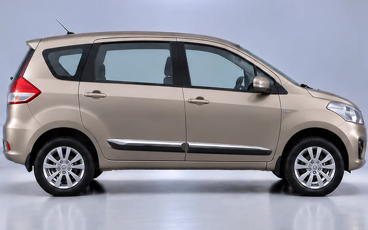 Maruti Suzuki Ertiga with 2012–2018 · Half Chrome (Ertiga (Half Chrome)) beading fitted