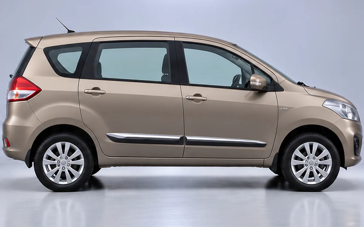Maruti Suzuki Ertiga with 2015–2018 · Half Chrome · Type 2 beading fitted