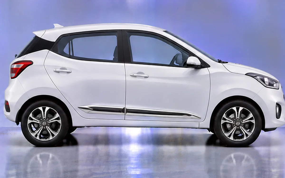 Hyundai Grand i10 Nios with Full Chrome beading fitted