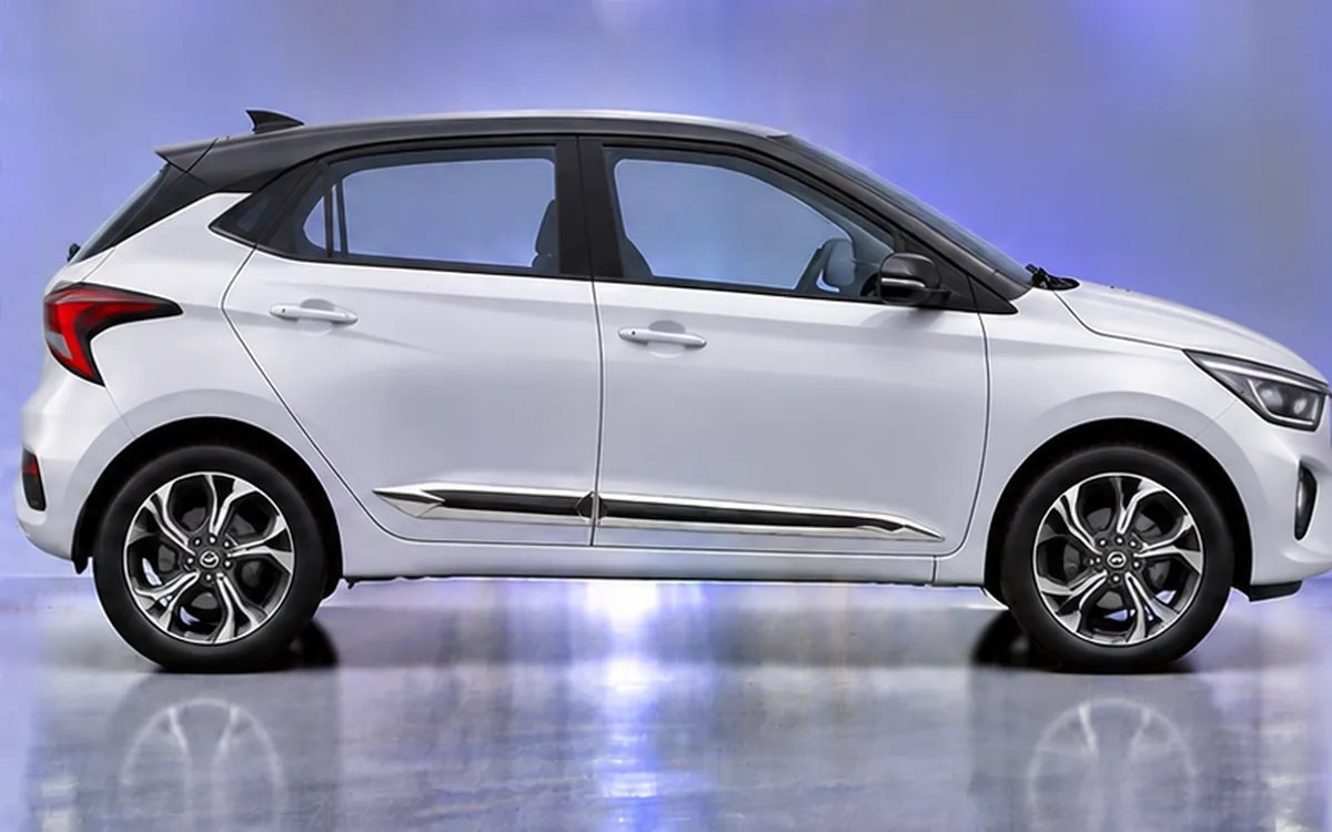 Hyundai i20 with side beading fitted