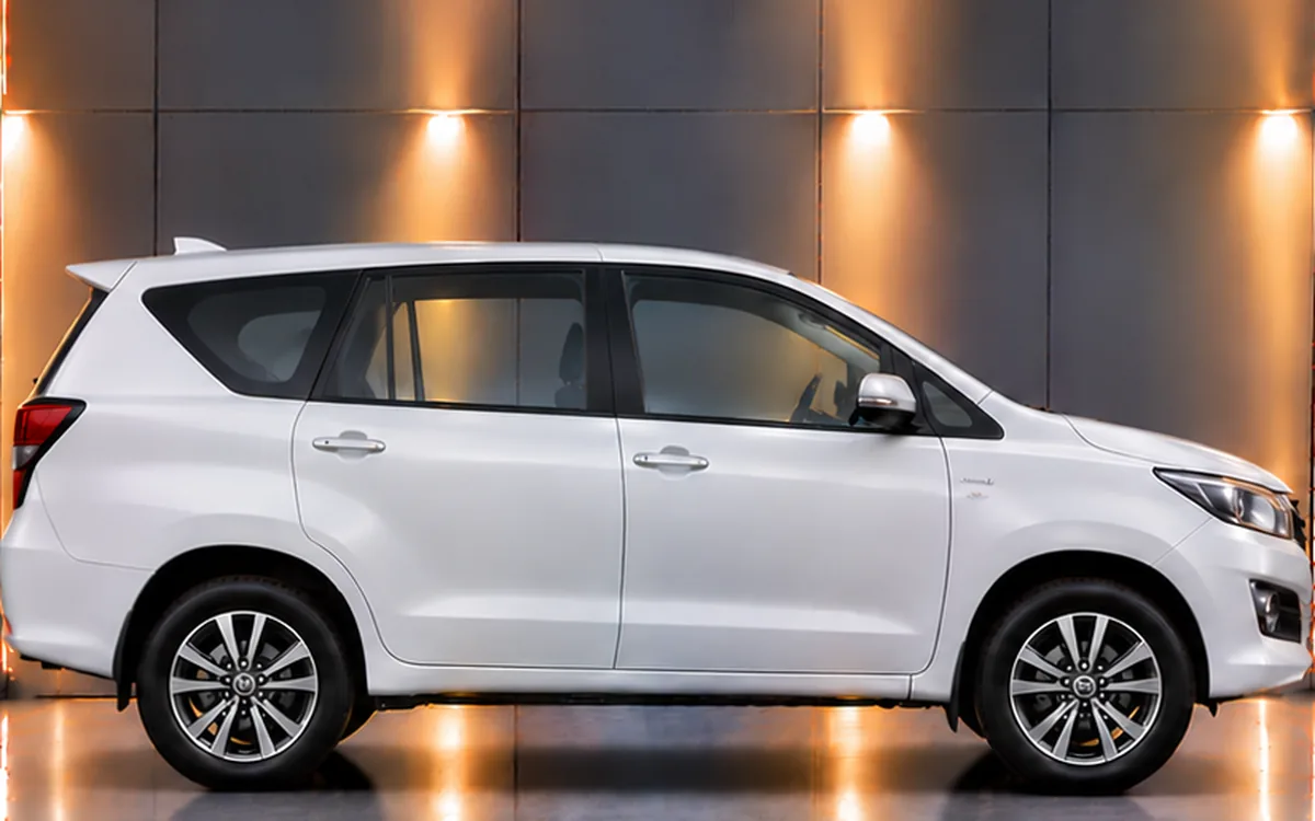 Toyota Innova Crysta before fitting