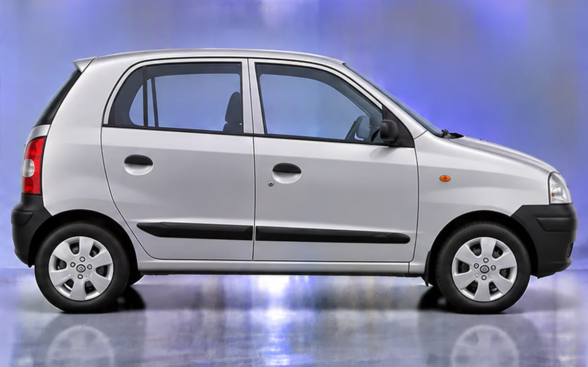 Hyundai Santro Xing with side beading fitted