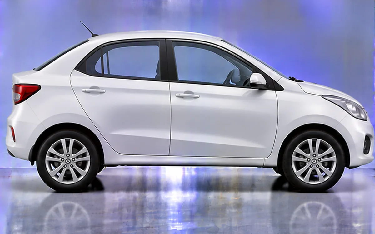 Hyundai Xcent before fitting