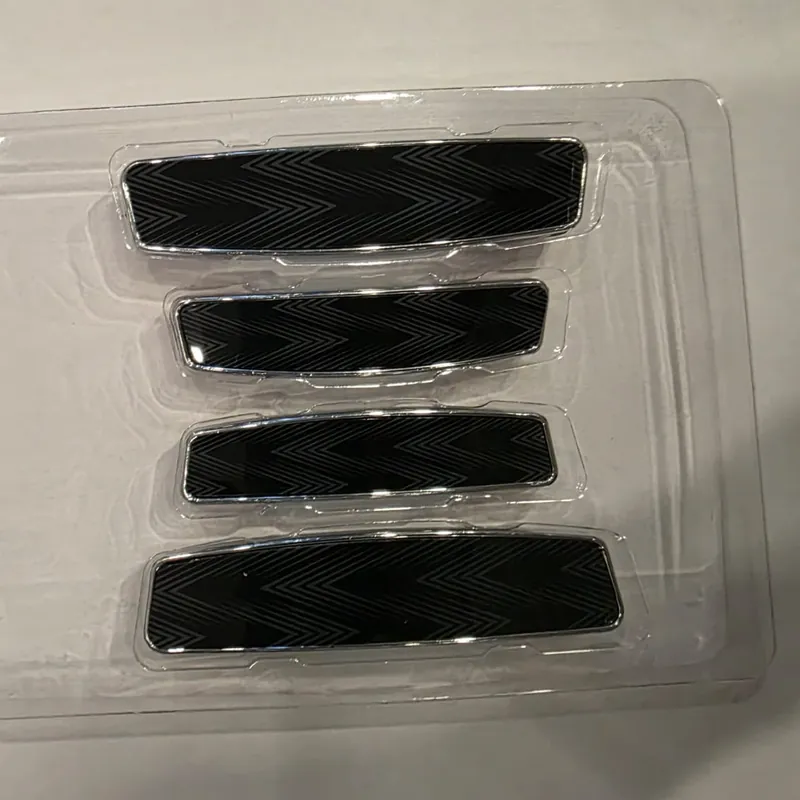 Black Chevron, door guard